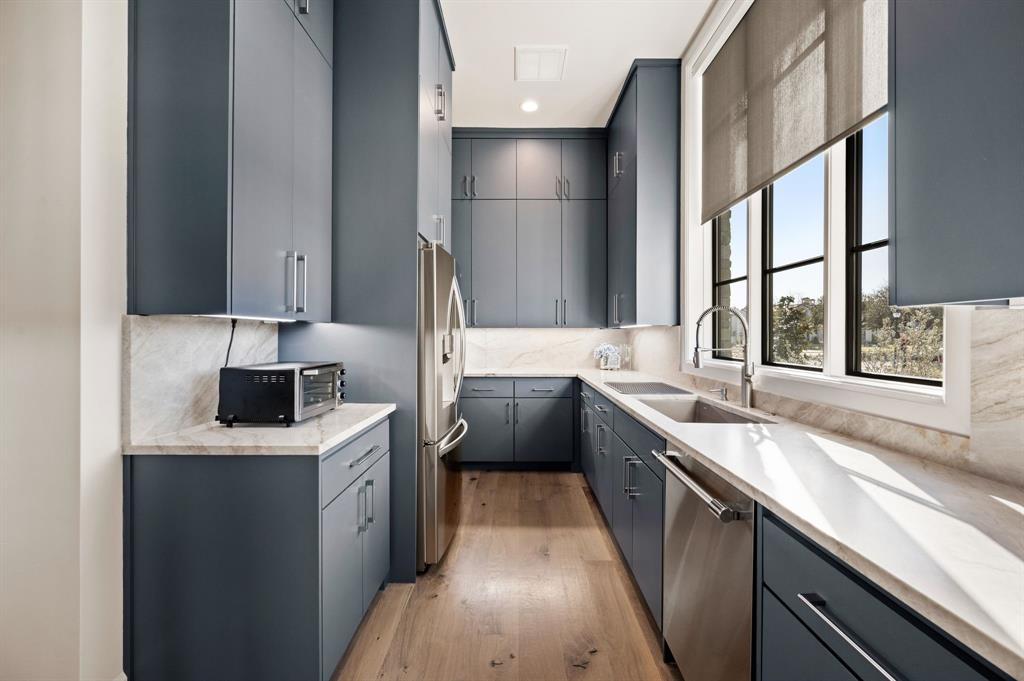 Oak Alley - Residential