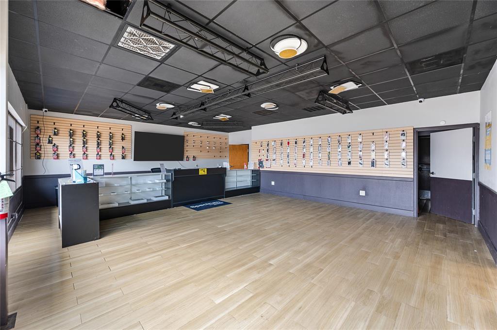 West Arlington - Commercial Sale