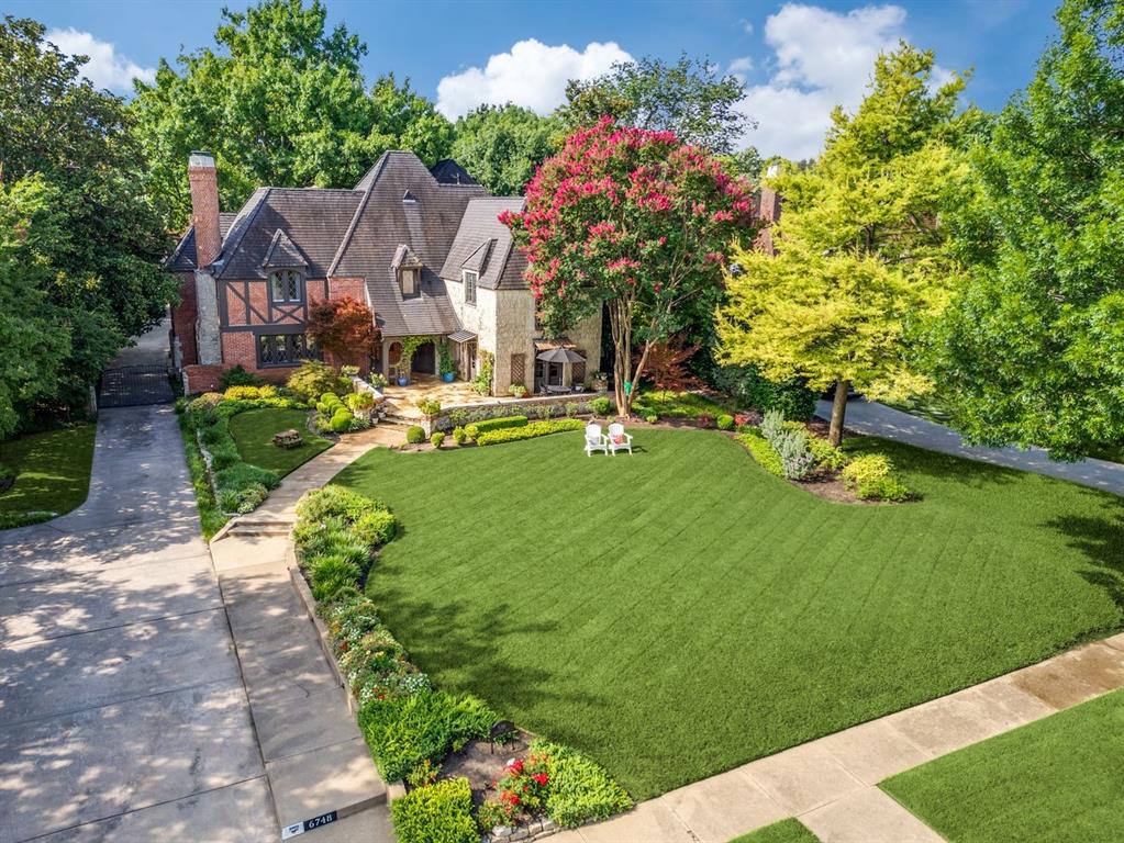 Country Club Estates - Residential