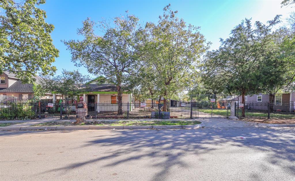 Nestled in the Worth Heights neighborhood of Fort Worth, this charming single-family residence presents an excellent value-add opportunity for an investor and may opportunities more. Built in 1928, The property offers approximately 1,764 sq ft of living area and sits on a generous lot
 (12,500 sq ft) 
This property is well-positioned for investors seeking rental income and future appreciation a sizable lot in a mature, well-established neighborhood, offering outdoor space and so potential for expansion, landscaping, or additional income 
Located within the Worth Heights Addition subdivision of Tarrant County, providing access to nearby amenities.
