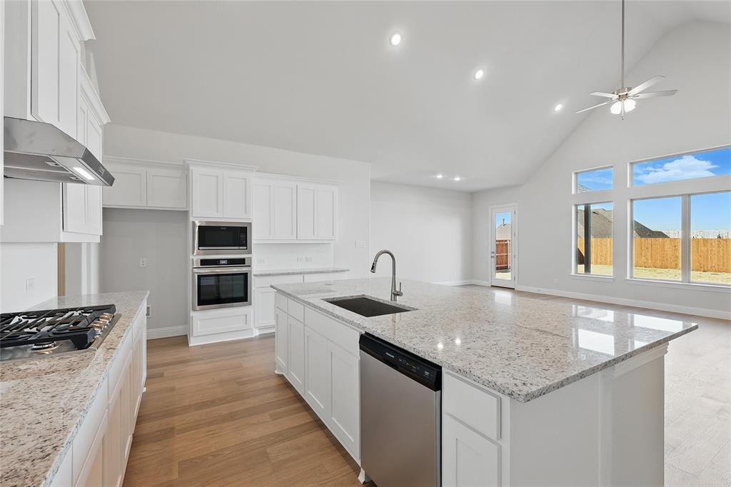 Lakeshore Bluffs - Residential