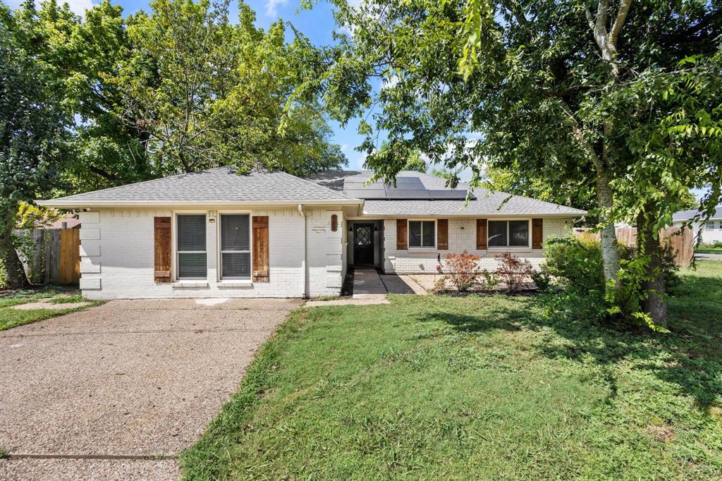 Spacious 4-bedroom, 2-bath home in the heart of Van Alstyne. The flexible floor plan allows the 4th bedroom to be used as a second living area, game room, or home office. Major updates include a new HVAC (Feb 2025), foundation repair with engineer’s report (May 2025), all windows installed (May 2024), and owned solar panels at closing. The living room features a cozy brick fireplace with built-ins, and the privacy-fenced backyard offers two usable sections with the option to combine them. Located in highly rated Van Alstyne ISD and just minutes from US-75, schools, shopping, and dining.