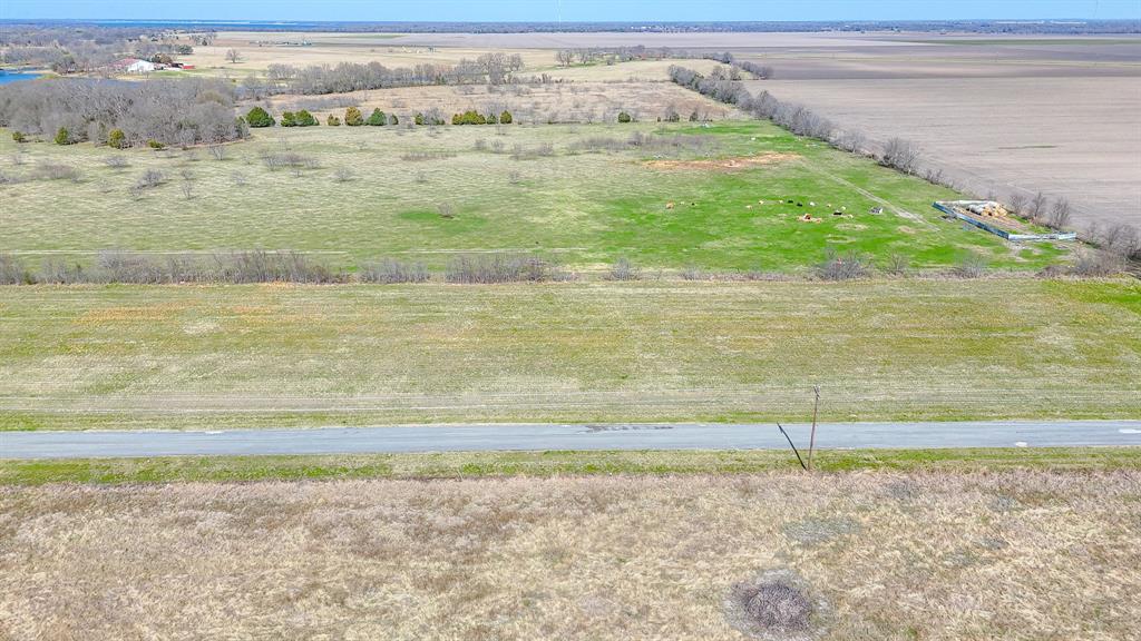 Discover the freedom of country living on this beautiful 1 acre tract near the lake in Kerens, located in the Wood Duck Landing subdivision. With open space, peaceful surroundings, and close proximity to the water, this property offers the perfect blend of privacy and recreation. Utilities are available at the road, making it easy to start planning your custom home, barndominium, or manufactured home in accordance with subdivision guidelines.
Enjoy quiet mornings, starry skies, and the convenience of being just minutes from the lake for boating and fishing. Deed restrictions are in place to help protect property values while still allowing flexibility in your build. Owner financing available with a minimum of 10 percent down, up to a 30 year term, at 12.5 percent interest. This is one of only 8 total lots available. Don’t miss your opportunity to secure land near the water and build on your timeline.