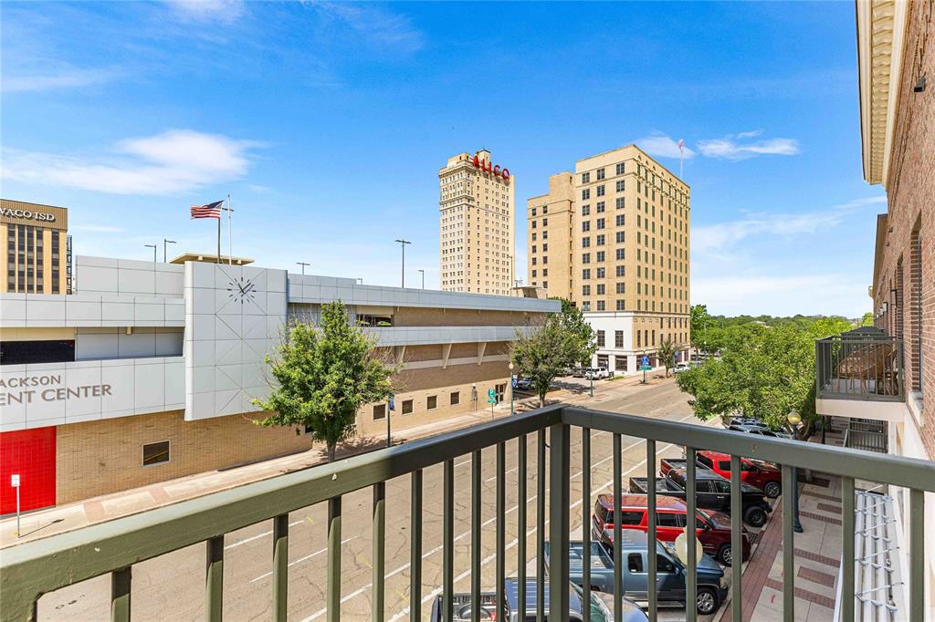 CONDO THE BALCONIES: DOWNTOWN CONDOMINIUMS, - Residential