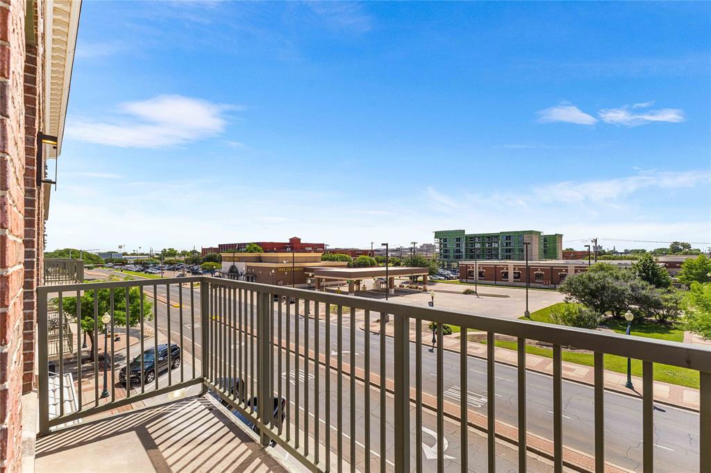 CONDO THE BALCONIES: DOWNTOWN CONDOMINIUMS, - Residential