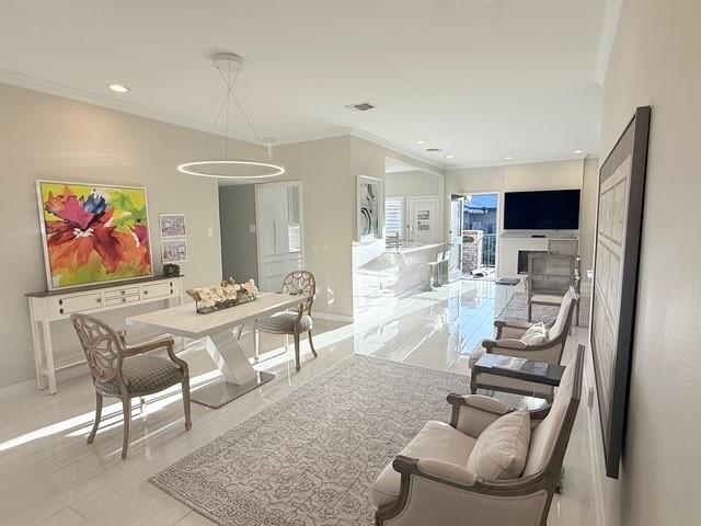 Royal Lane Condos 5800 - Residential