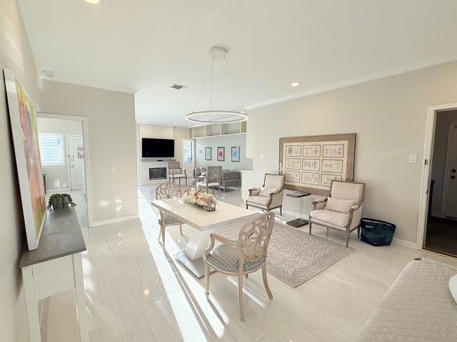 Royal Lane Condos 5800 - Residential