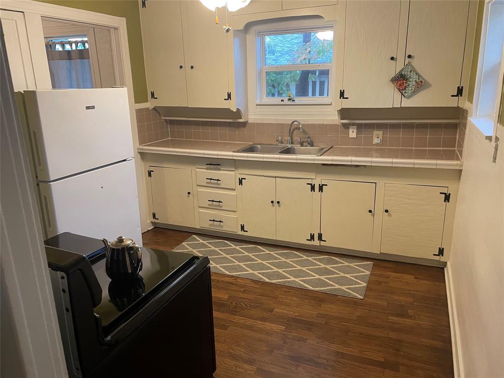 Trinity Heights Add 03 Cb 3688 - Residential Lease