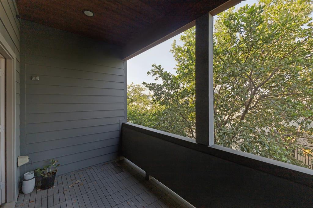 Building Assn Ground - Residential