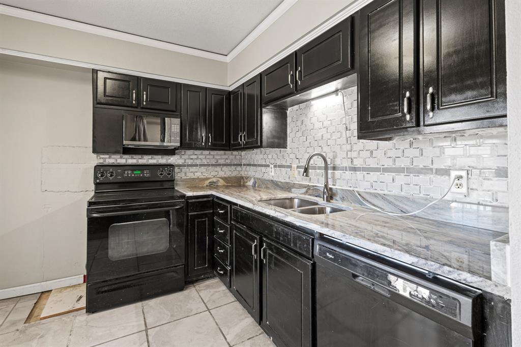 Woodhaven Condo - Residential