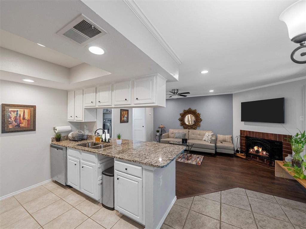 Wedglea Place Condo - Residential