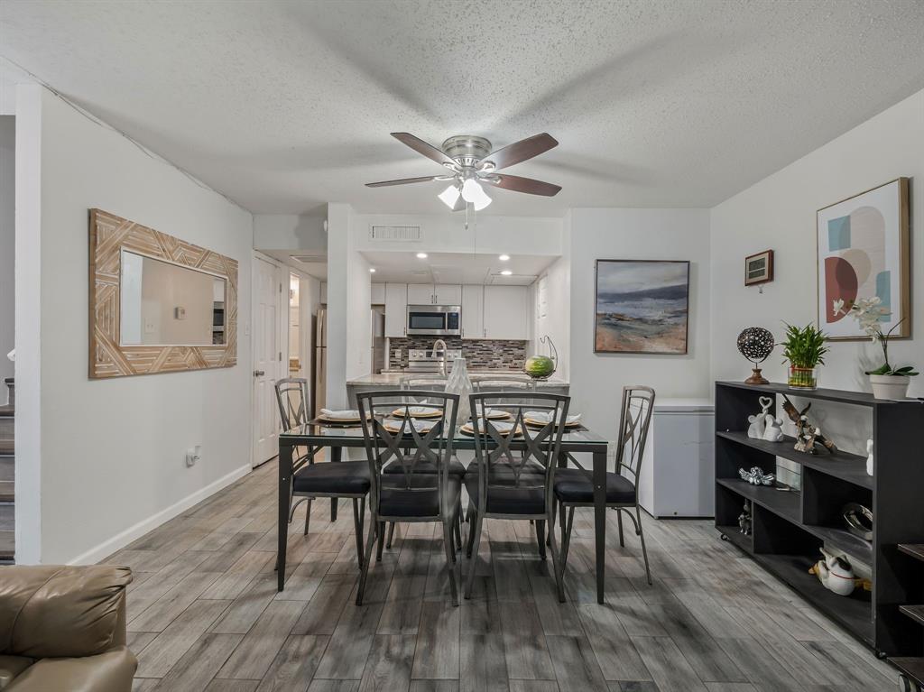 Country Condos Creek - Residential