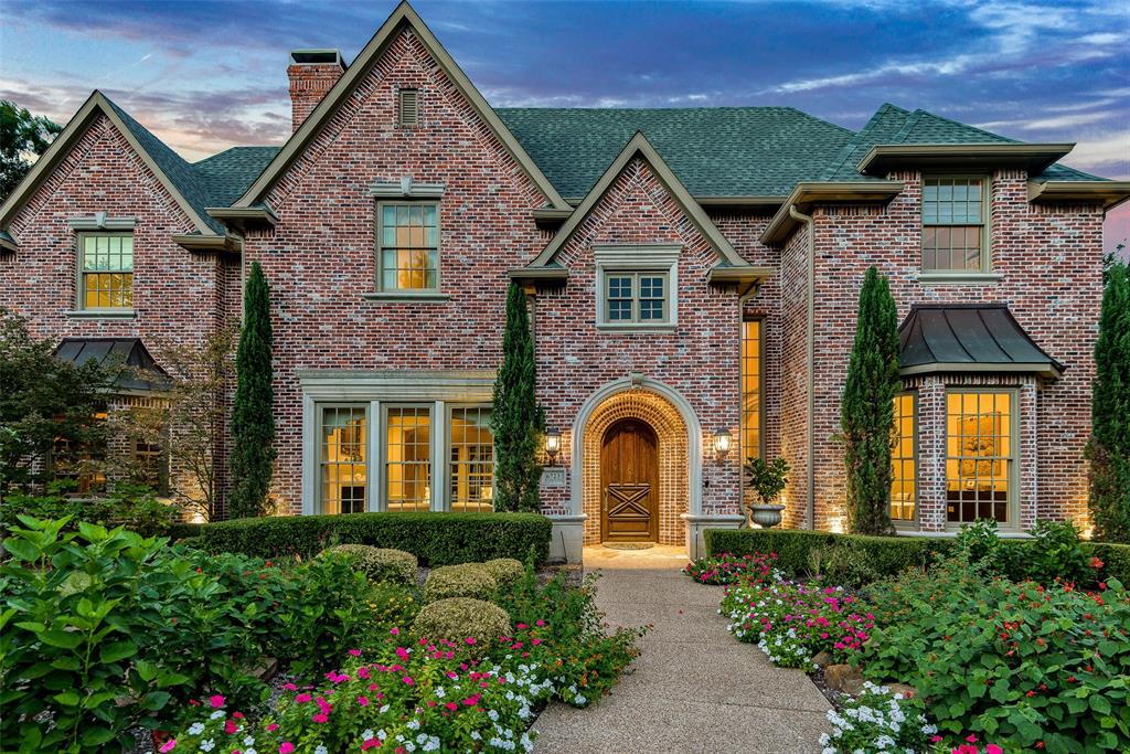 FABULOUS EXECUTIVE HOME LOCATED IN THE HEART OF PRESTON HOLLOW! THIS ROSEWOOD CUSTOM HOME BOASTS ELEGANCE WITH TALL CEILINGS, LUXURIOUS FINISHES, IDEAL FLOOR PLAN AND TONS OF NATURAL LIGHT - PERFECT FOR ENTERTAINING AND FAMILY LIVING.  A GRAND FOYER EXPANDS GRACIOUSLY INTO THE FORMAL LIVING ROOM , DINING ROOM AND HANDSOME STUDY. THE CHEF INSPIRED KITCHEN IS COMPLETE WITH STAINLESS STEEL APPLIANCES, GRANITE COUNTERTOPS, DOUBLE OVENS, VIKING GAS COOKTOP, BREAKFAST BAR AND WALK IN PANTRY...ALL OPEN TO THE LIGHT FILLED BREAKFAST AREA AND OVERSIZED FAMILY ROOM WITH FIREPLACE AND WET BAR.  PRIMARY SUITE DOWN WITH FIREPLACE WHICH OVERLOOKS THE RESORT STYLE BACKYARD WITH POOL, SPA, WATERFALL, POSH PATIO AND PLAY AREA. OFF THE PRIMARY BATH IS A 12 X 15 FITNESS ROOM.  UPSTAIRS YOU WILL FIND 4 SPACIOUS BEDROOMS - 3.1 BATHS - BONUS CRAFT STORAGE ROOM - GAME ROOM AND MEDIA ROOM! THIS IDYLLIC LOCATION IS CLOSE TO CENTRAL MARKET - WHOLE FOODS - DALLAS NORTH TOLLWAY AND DALLAS' FINEST PRIVATE SCHOOLS.