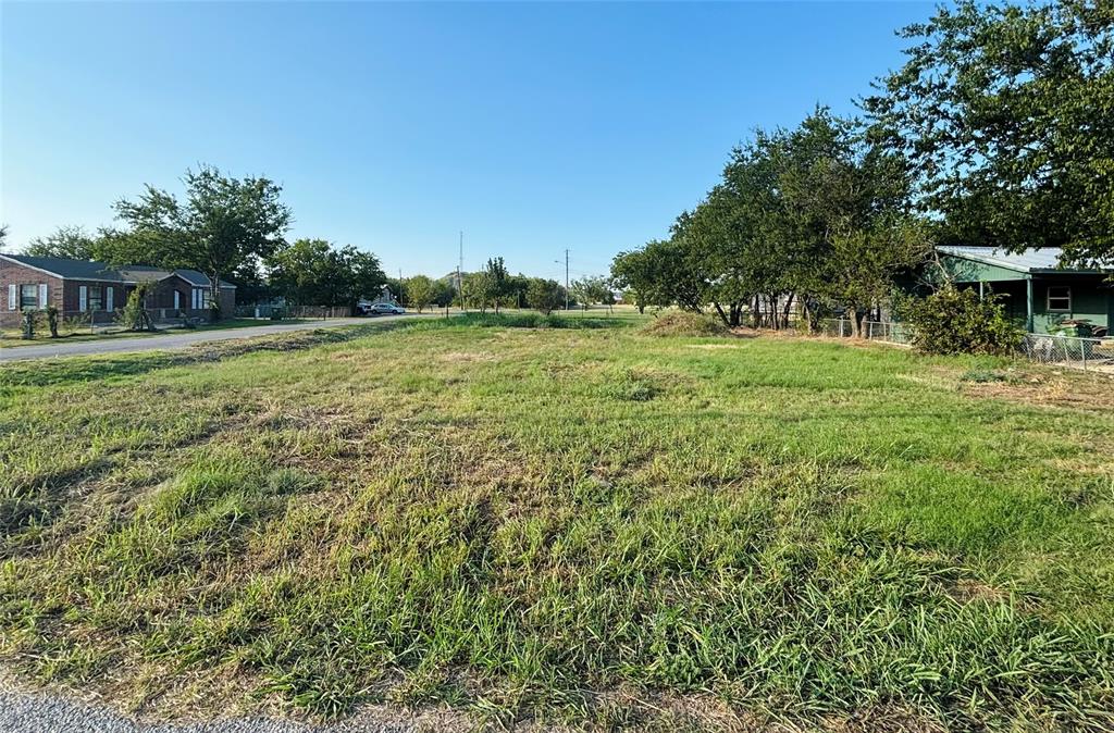 Price Reduction and $1000 towards closing. Vacant residential lot located at 917 SE 13th Ave in Mineral Wells, TX. Situated in an established neighborhood, this property is zoned residential and offers access to city services, providing a convenient opportunity for new construction. The lot is ideally positioned near downtown Mineral Wells, schools, shopping, and everyday amenities.

Surrounding properties reflect long-term ownership and neighborhood stability, making this a suitable location for a custom home with utilities available and no existing structures.  A great opportunity to build in Mineral Wells and take advantage of a growing community with historic character and modern conveniences with great proximity to Lake Mineral Wells and Texas' newest state recreation area, Palo Pinto Mountains State Park.

Buyer to verify zoning, utilities, and building requirements.