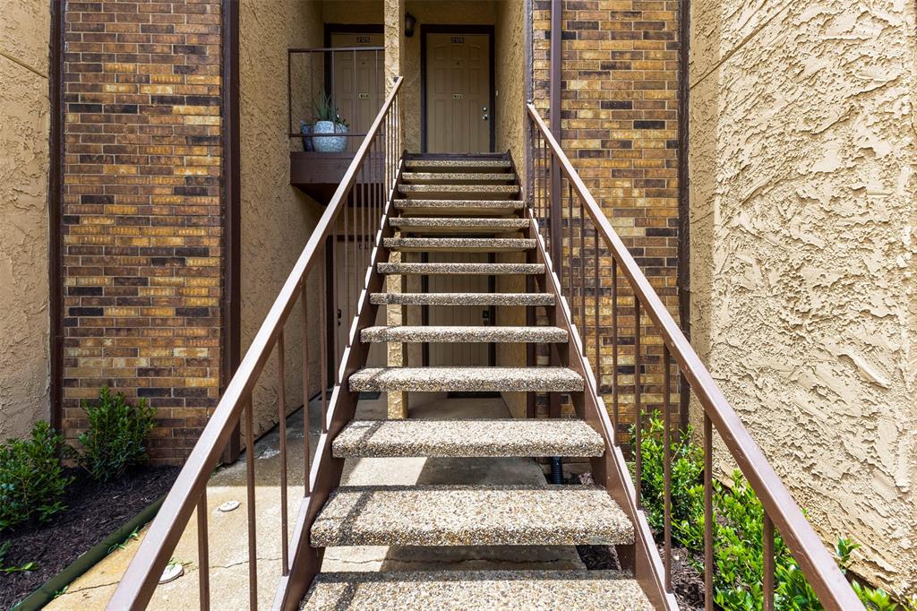 Cloisters Condo The - Residential
