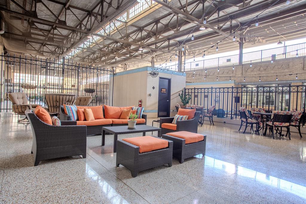 Texas & Pacific Lofts Condo - Residential