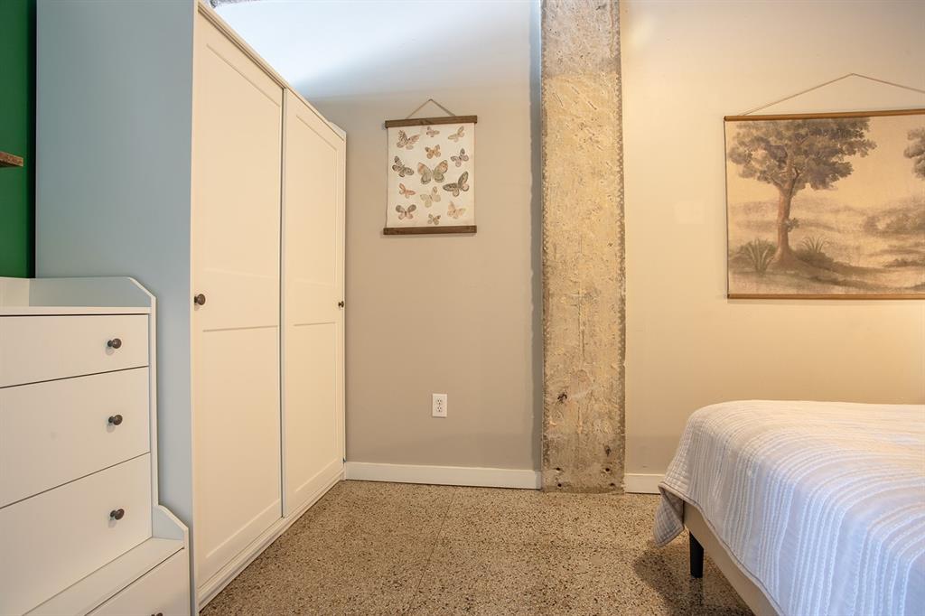 Texas & Pacific Lofts Condo - Residential