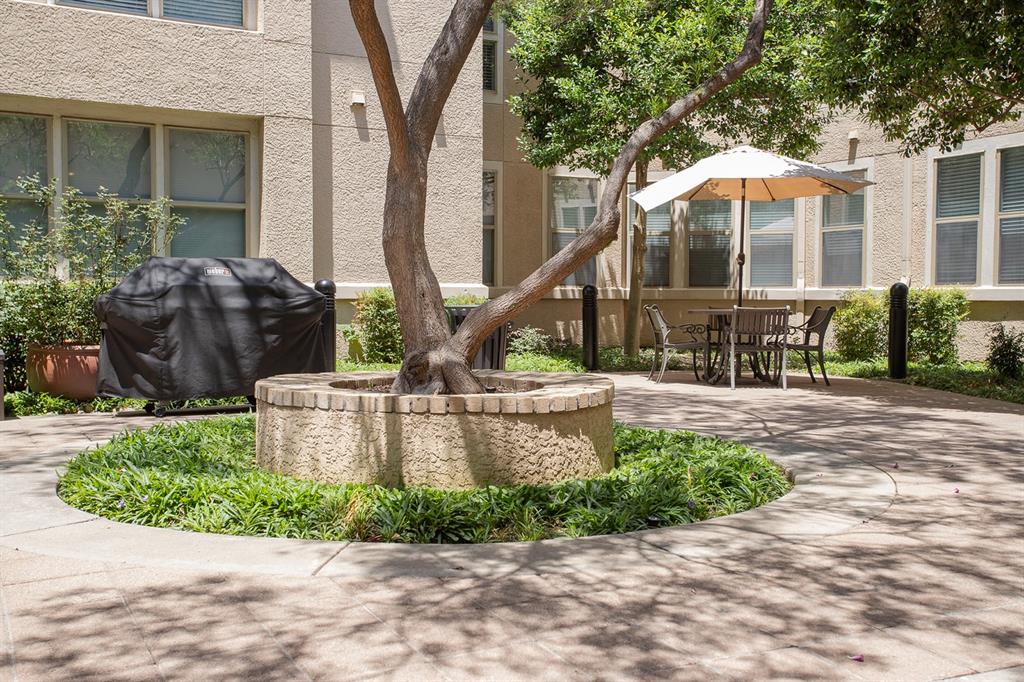 Texas & Pacific Lofts Condo - Residential