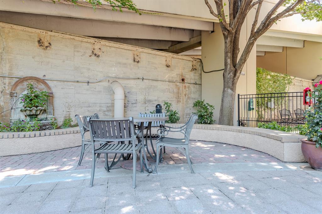 Texas & Pacific Lofts Condo - Residential