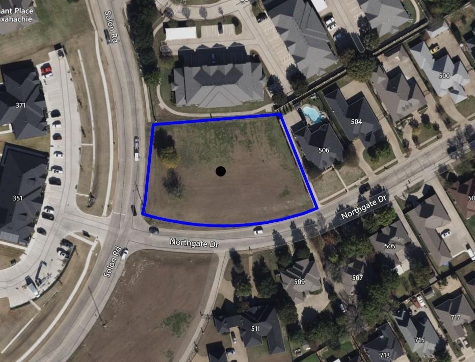 Nice Corner lot in prime location with Utilities located one block off of the Business Street in Ellis County, quick access to Hwy 287 & I35 E., ready for Office, Retail, Medical or Many commercial uses