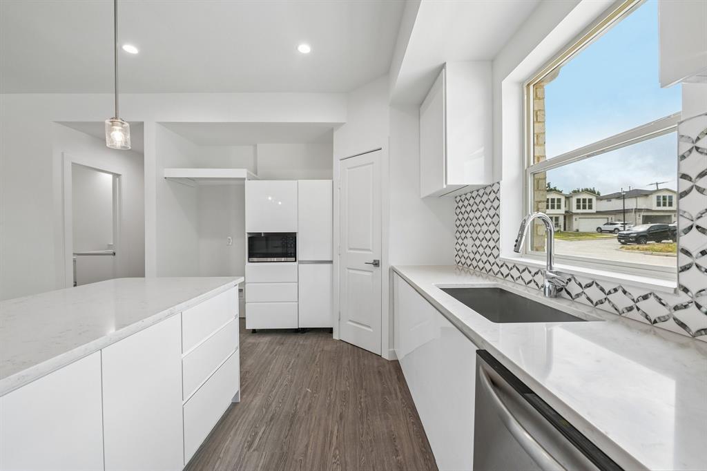 Shady Hollow Estates - Residential