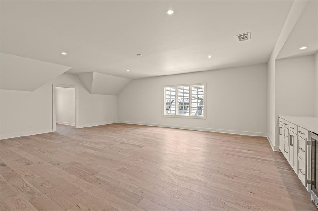 Montrachet - Residential
