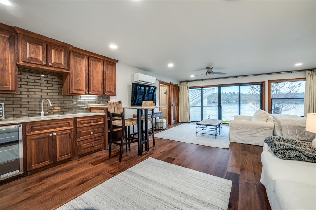 MARINA POINT - Residential