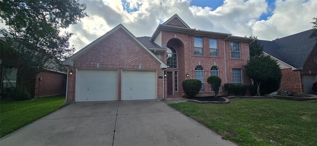 Step outside to enjoy the covered patio and private backyard, ideal for weekend barbecues and relaxing evenings. Conveniently located near shopping, dining, parks, and major commuter routes, you'll enjoy easy access to Sublett Road, Cooper Street, I-20, and all that Arlington has to offer. Nearby retail, restaurants, and everyday conveniences are just minutes away, while popular recreation destinations and healthcare facilities are close by.
With a 2-car garage, mature neighborhood setting, and a desirable Southwest Arlington location, this home combines space, comfort, and convenience in one exceptional package. Don't miss your opportunity to make this cul-de-sac gem your next home.