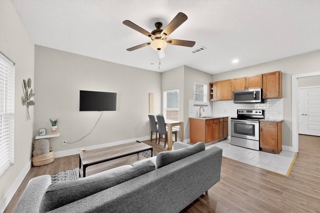 Dallas Land & Loan 03 - Residential