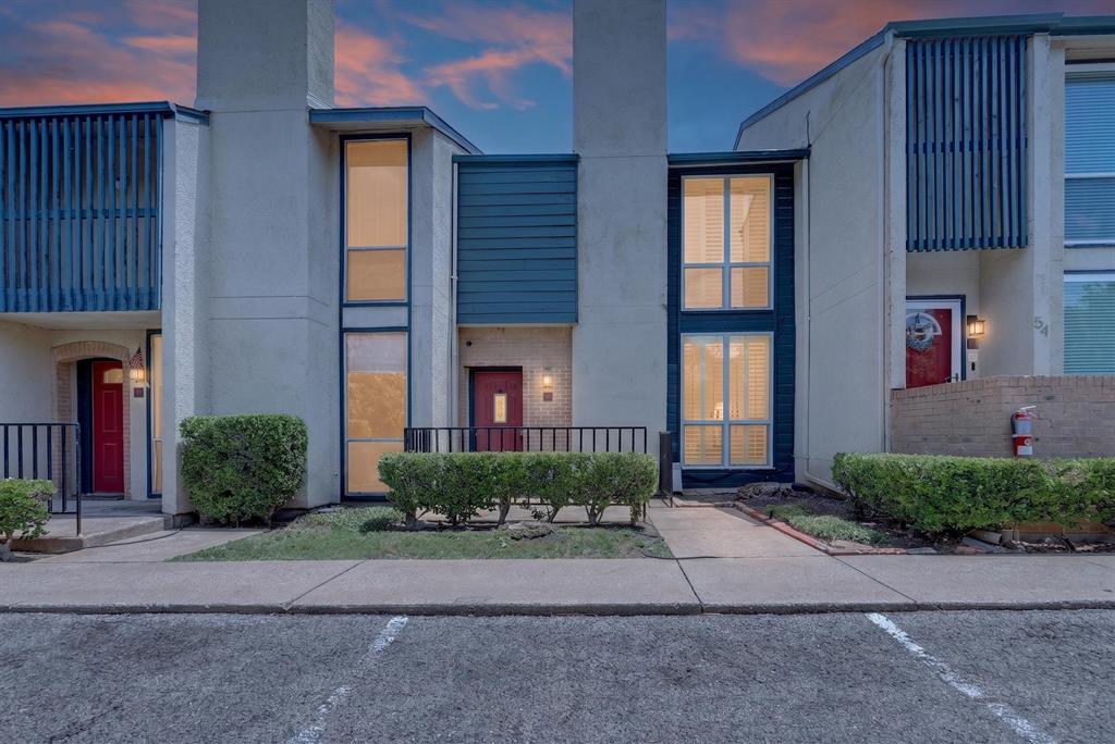 Beautifully renovated 2-bedroom, 2.5-bath condo in the heart of Dallas, offering the perfect blend of style and convenience. This move-in-ready home features a chef-inspired kitchen with granite countertops, a designer tile backsplash, updated lighting, a large island with breakfast bar, and double ovens. Ideal for both everyday living and entertaining. 

Enjoy peace of mind with recently installed energy-efficient windows and included new appliances such as a dishwasher, refrigerator, and electric washer & dryer. The oversized primary suite offers a private bath and walk-in closet for added comfort and convenience. Located just minutes from top-rated schools, premier shopping, dining, and entertainment, this home delivers exceptional comfort in a highly desirable area. Don’t miss the opportunity to make it yours!