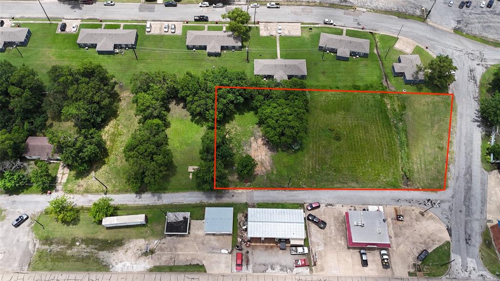 1.44 acres located in town just East of downtown Bonham and only 1 block off the main artery of Sam Rayburn Hwy 56 zoned as local business, which does include some residential structures. Great road frontage, 3 contiguous lots with the 4th lot being very close by.  parcel ID's 91130, 91138,91128,91133. Surveys will need to be ordered. Zoning definitions are uploaded in supporting docs.  2 inch water line at the road 
All information contained herein in is deemed reliable but not guaranteed. Buyers are to verify and complete due diligence, property is being sold as is where is with no express or implied guarantees.