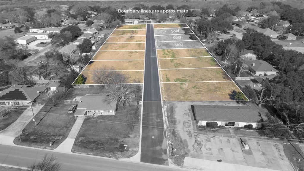 You have to see this exceptional residential lot on the brand new Electra St, offering a prime canvas for your dream home. The city street has just been completed. If you love to play golf, this and several more are located in the Country Club subdivision and within walking distance to the Hillsboro Country Club golf course. If you become a member of the Hillsboro Country Club, you will have access to the golf course, large swimming pool, bar and dining area plus events.  The square footage minimum for a home on this street is 2000 sqft. This location provides easy access to the nearby parks, schools, and shopping. With its spacious dimensions and prime locations, this lot presents a unique opportunity to build a family friendly oasis in a thriving community!