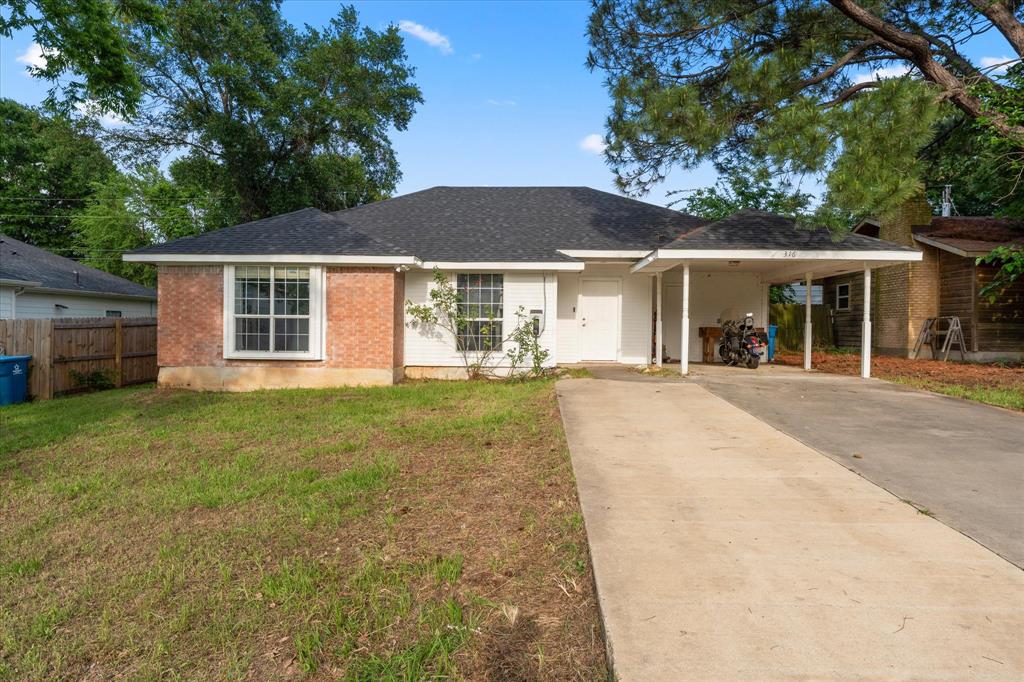 GREAT BUY ON THIS NICE 3 BEDROOM, 2 BATH, 1 CAR CARPORT BRICK HOME IN GREAT WATERFRONT SUBDIVISION. AT APPROX 1472 SQFT HOME HAS LARGE LIVING WITH VINYL PLANK FLOORING, LARGE MASTER, NEW ROOF, FENCED BACKYARD WITH LARGE 18x20 METAL INSULATED SHOP OR STORAGE BUILDING. CLOSE TO WATERFRONT PARK, GREAT LOCATION AT THE HEART OF THE LAKE.
