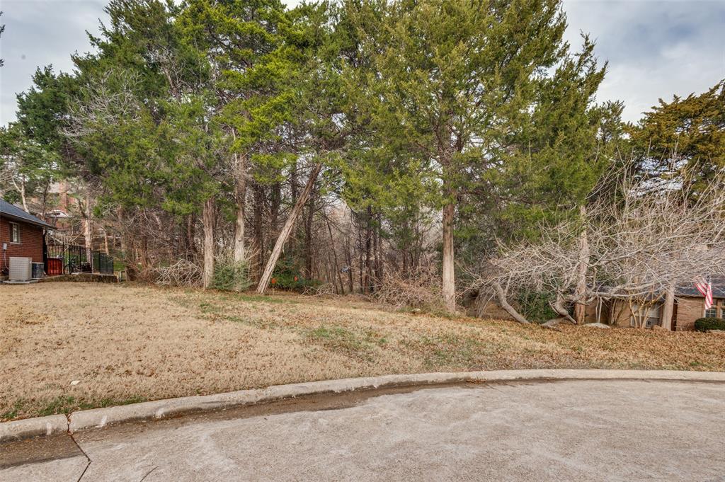Prime vacant land opportunity in the established Laurel Hills area of Cedar Hill, Texas. This lot presents an excellent chance to build your custom dream home, develop an investment property, or secure land in a growing area with strong long term potential. Conveniently located near major highways, shopping, dining, Joe Pool Lake, Cedar Hill State Park, and local entertainment options, this property combines natural surroundings with everyday accessibility.

The area is known for its rolling terrain, scenic views, and community feel, making it attractive for buyers seeking both tranquility and proximity to the Dallas Fort Worth metroplex. Builders, investors, and future homeowners will appreciate the flexibility this lot offers for new construction opportunities.

Buyer to verify zoning, utilities, building requirements, restrictions, and development feasibility with the city of Cedar Hill and appropriate providers.