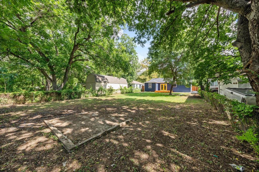 Bluebonnet Lawn - Residential