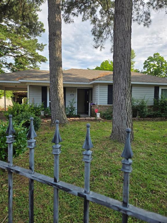 Investor special with incredible potential, or great for first time home buyers!! This 3 Bedroom 1 bath home is waiting for you! Don't miss out on this chance to invest in a property with so much to offer! No repairs will be made by the seller.