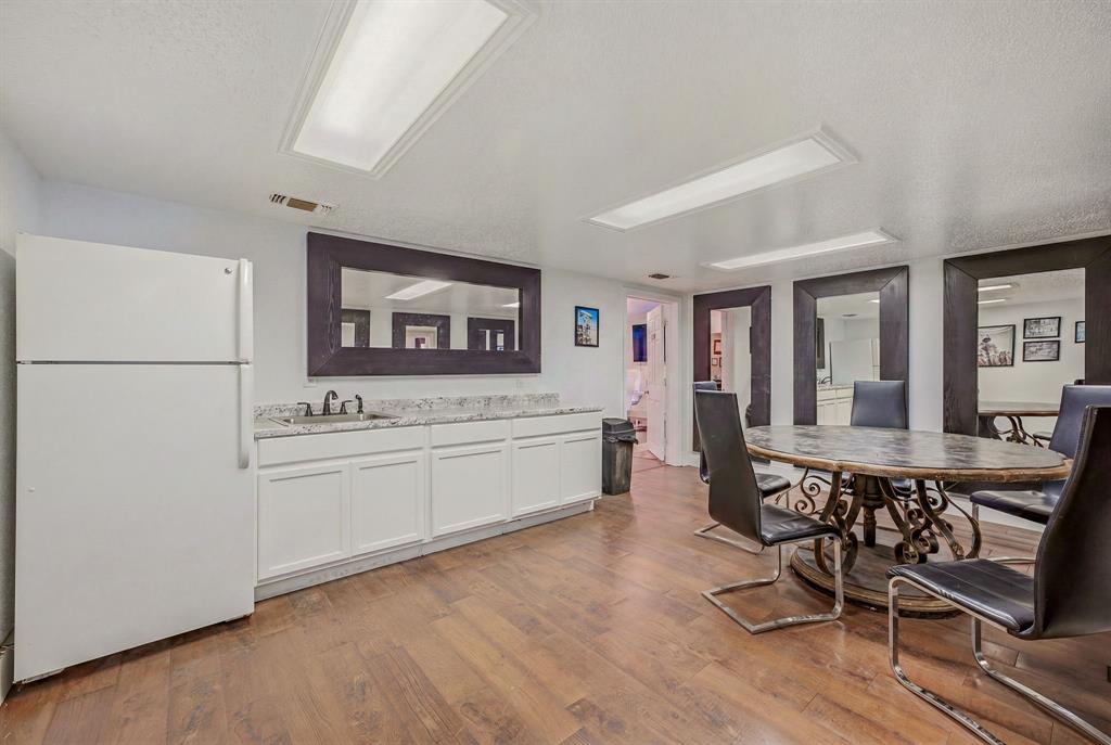 B R Add - Commercial Sale