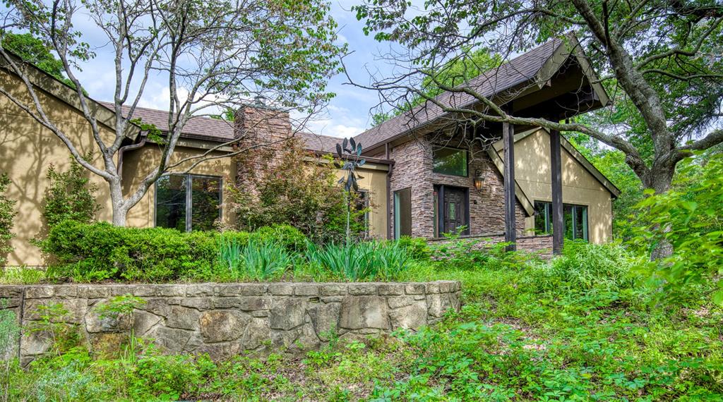 Emerald Sound At Lake Lewisvil - Residential