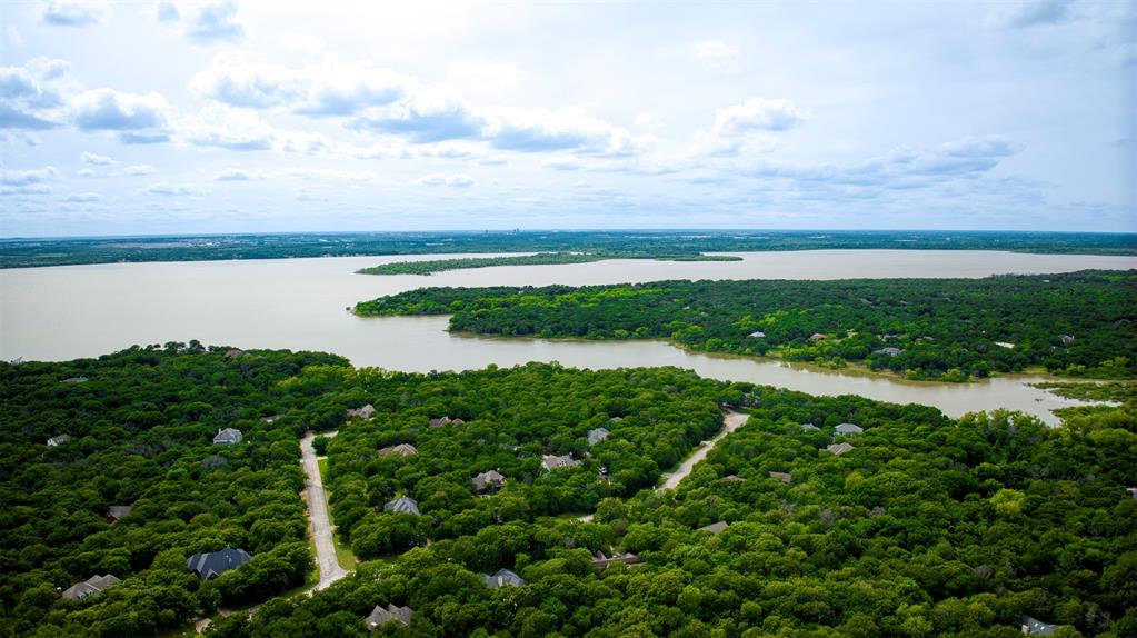 Emerald Sound At Lake Lewisvil - Residential