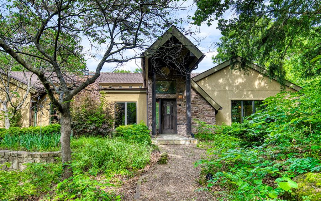 Emerald Sound At Lake Lewisvil - Residential