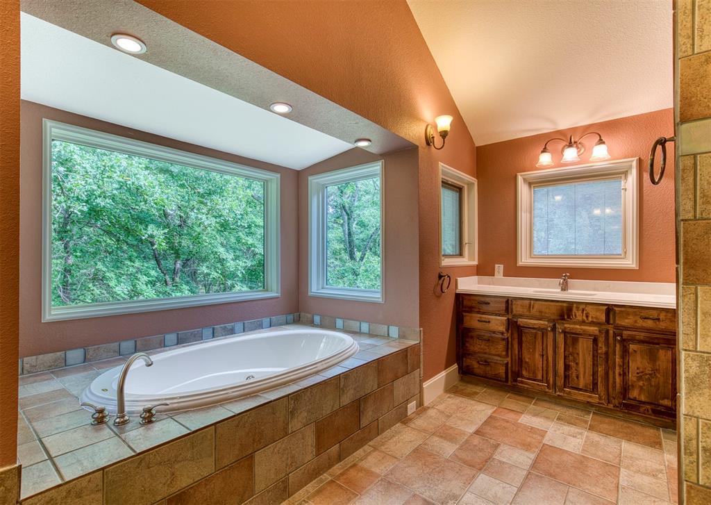 Emerald Sound At Lake Lewisvil - Residential