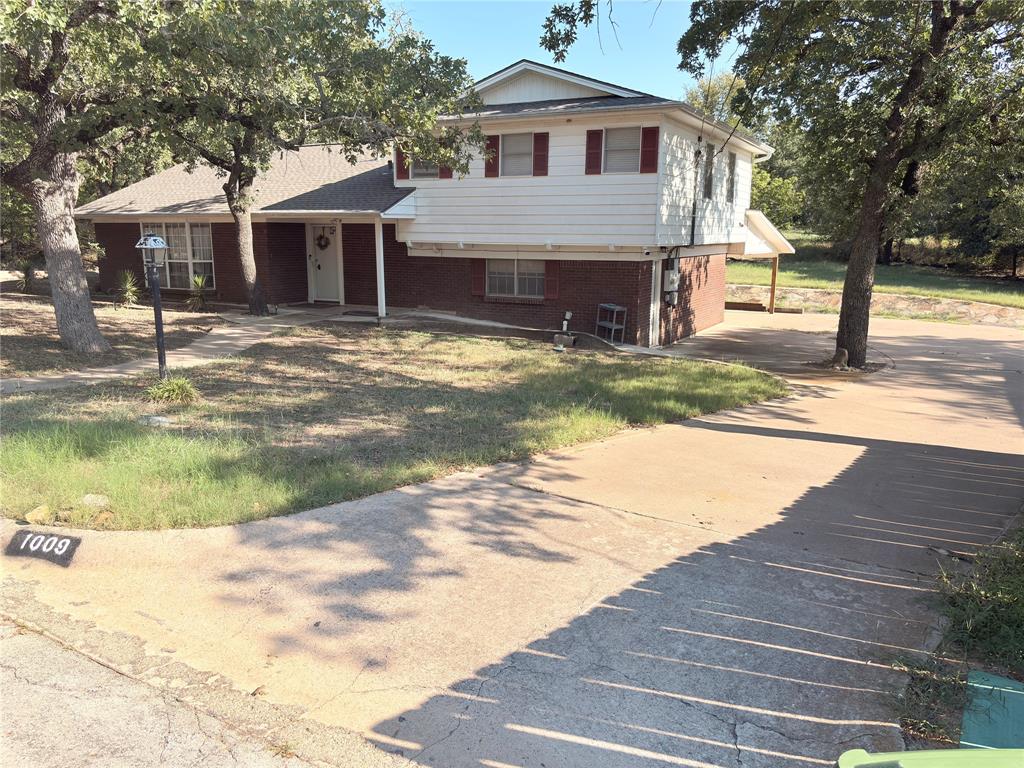 Charming 1962 brick home on a spacious 0.36-acre lot in a quiet NW Mineral Wells neighborhood. This property offers room to spread out, with a large yard perfect for gardening, pets, or future improvements. Conveniently located near schools, shopping, and downtown amenities, this home combines small-town comfort with everyday accessibility. Whether you’re a first-time buyer, investor, or looking to downsize, this property presents solid potential and long-term value. Include a nice-sized, enclosed workshop.