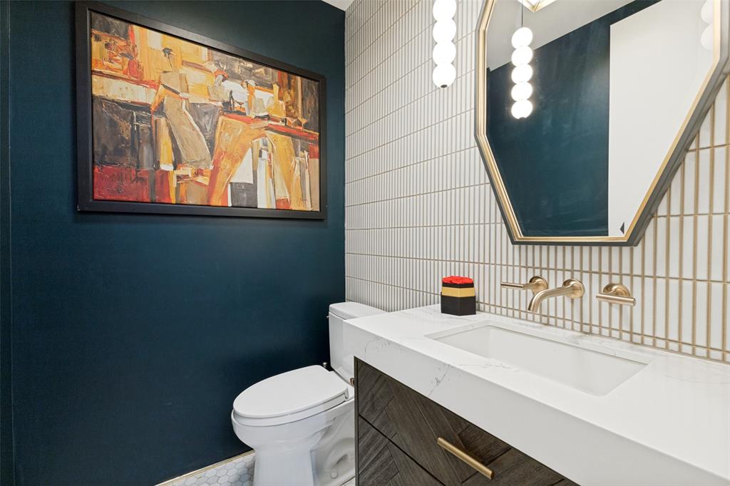 ElmStreetCondo1505 - Residential