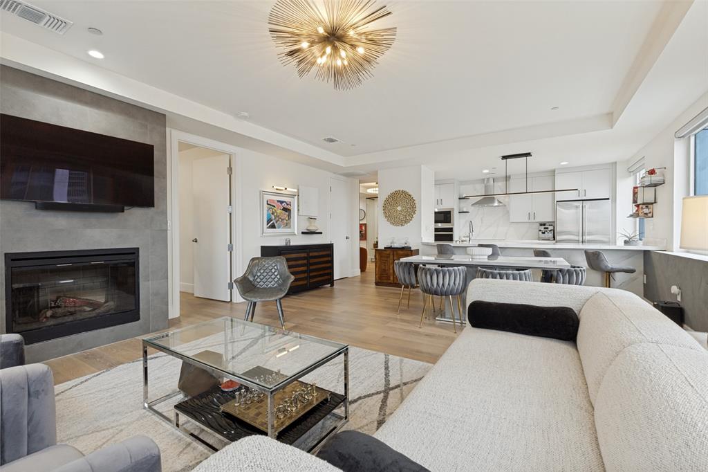 ElmStreetCondo1505 - Residential