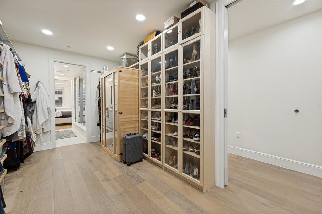 ElmStreetCondo1505 - Residential