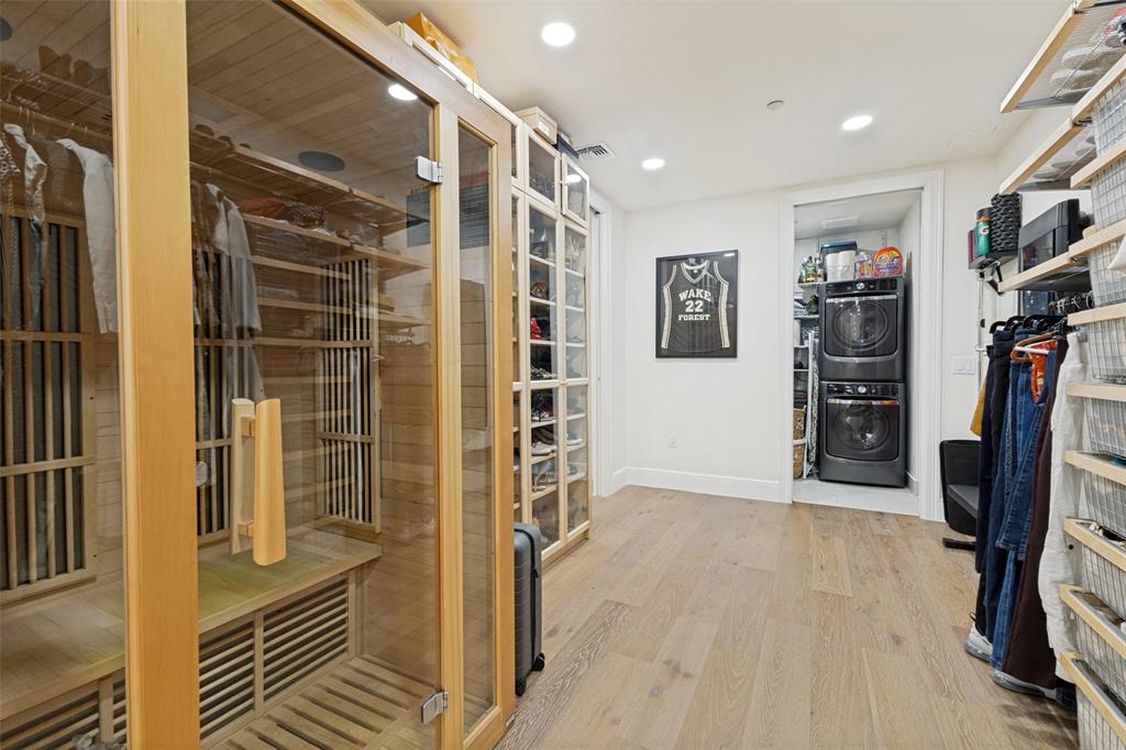 ElmStreetCondo1505 - Residential
