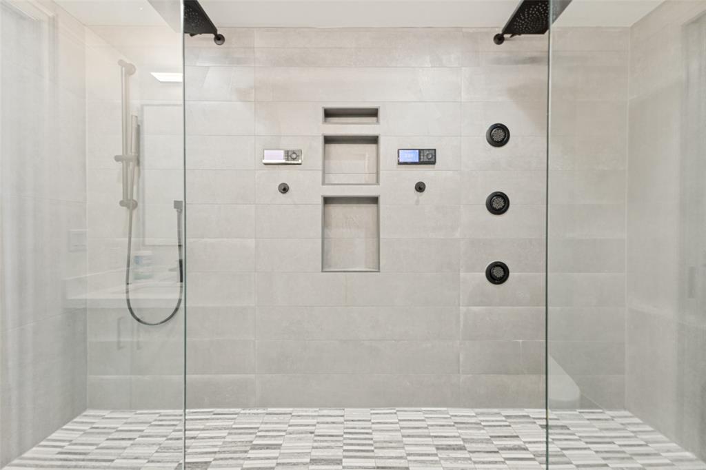 ElmStreetCondo1505 - Residential