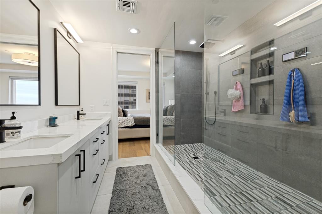 ElmStreetCondo1505 - Residential
