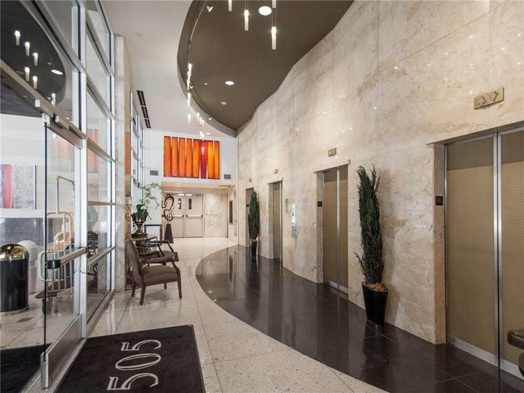 ElmStreetCondo1505 - Residential