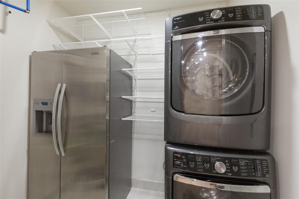 ElmStreetCondo1505 - Residential